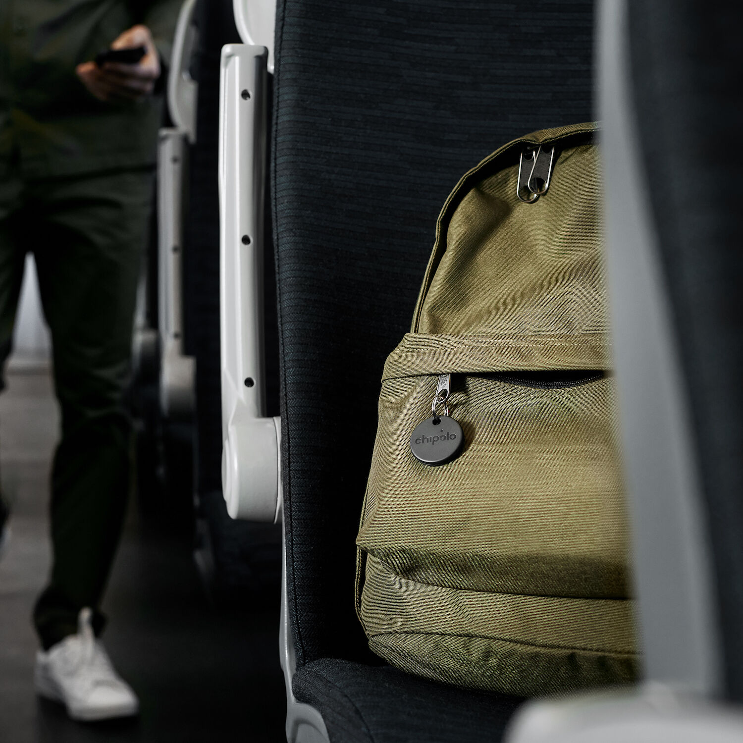 Chipolo ONE Spot 4er Packung- Gegenstandsfinder, -Apple "Wo ist" Almost black