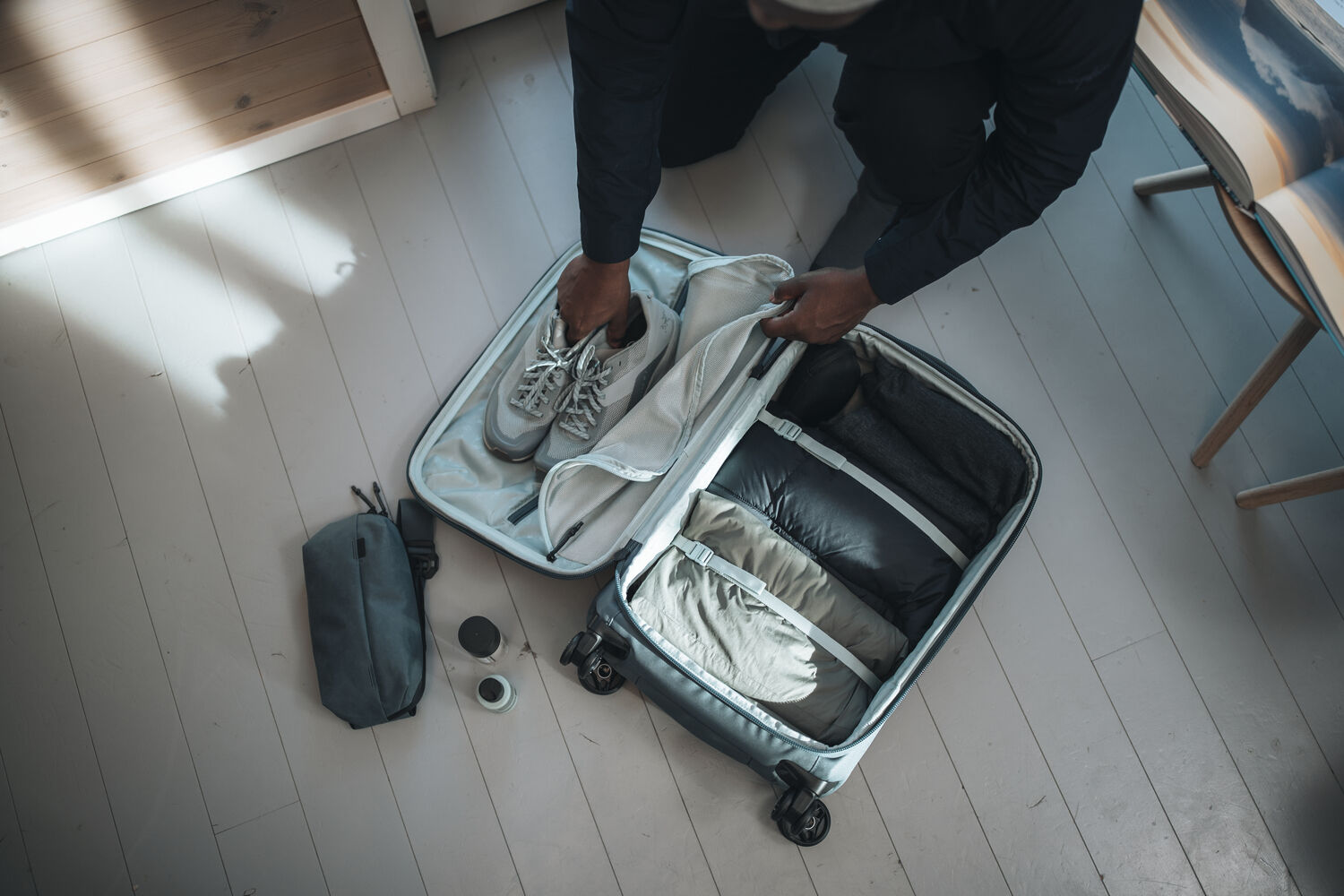 THULE Aion Handgepäck-Rollkoffer 4W Dark Slate