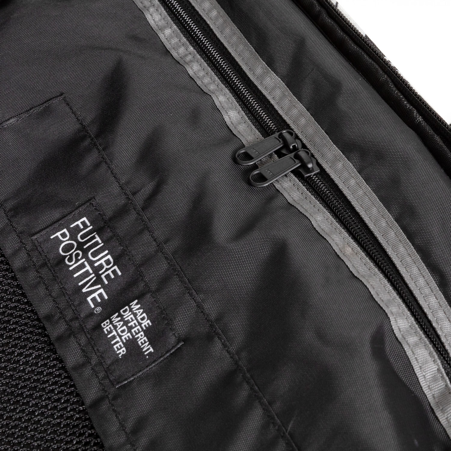 Eastpak Transit'R Reisetrolley M mit 2 Rollen 2024 Smiley YY Black