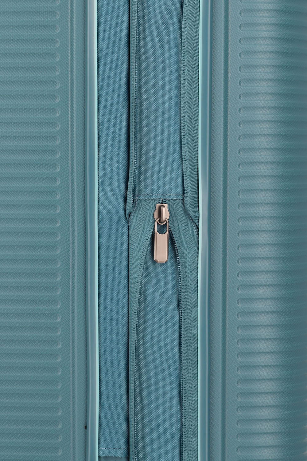 Travelite Roomer Trunk M, 4-Rollen erweiterbar Aqua Travelite Roomer Trunk M, 4-Rollen erweiterbar Aqua