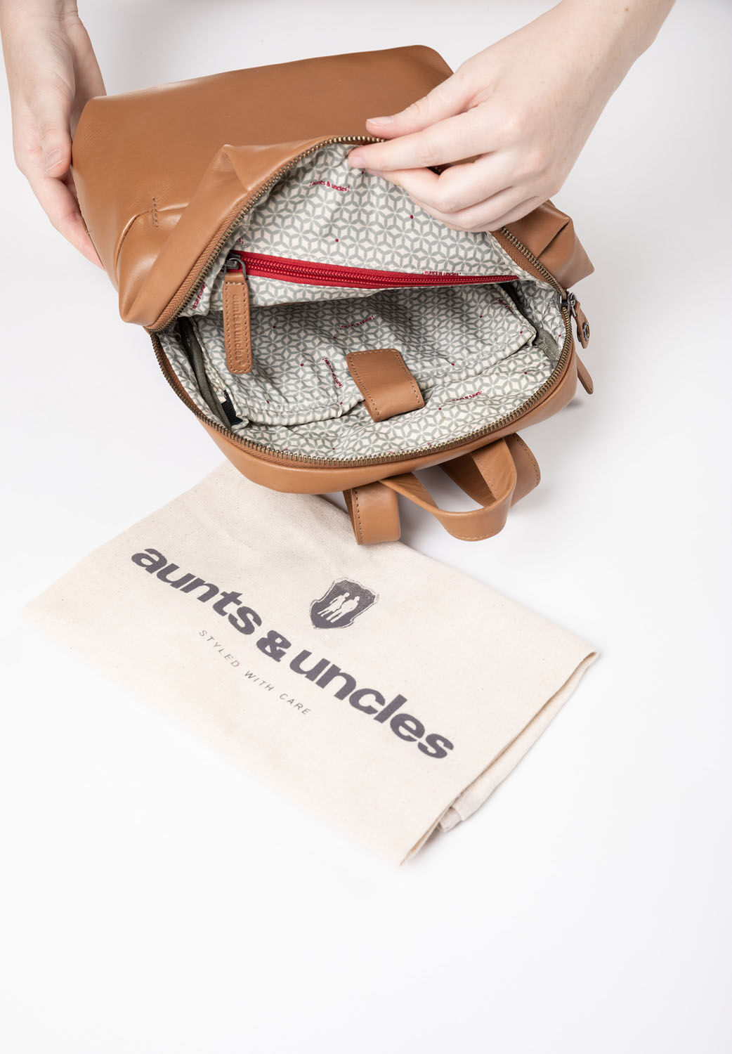 aunts & uncles Jamie's Orchard Crabapple Rucksack cognac