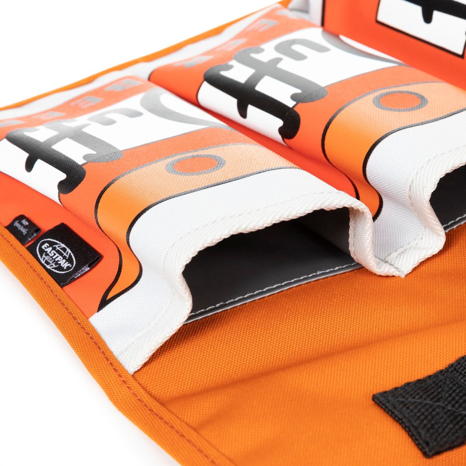 Eastpak BOTTLER BIKE Flaschentasche The Simpsons Duff Eastpak BOTTLER BIKE Flaschentasche The Simpsons Duff