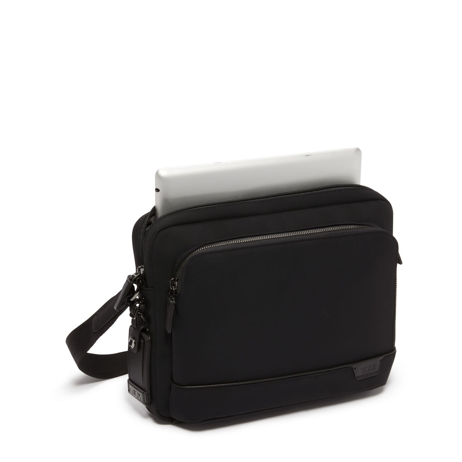 Tumi Harrison Leo Umhängetasche mit Tabletfach + GRATIS HOTELGUTSCHEIN Black Tumi Harrison Leo Umhängetasche mit Tabletfach + GRATIS HOTELGUTSCHEIN Black