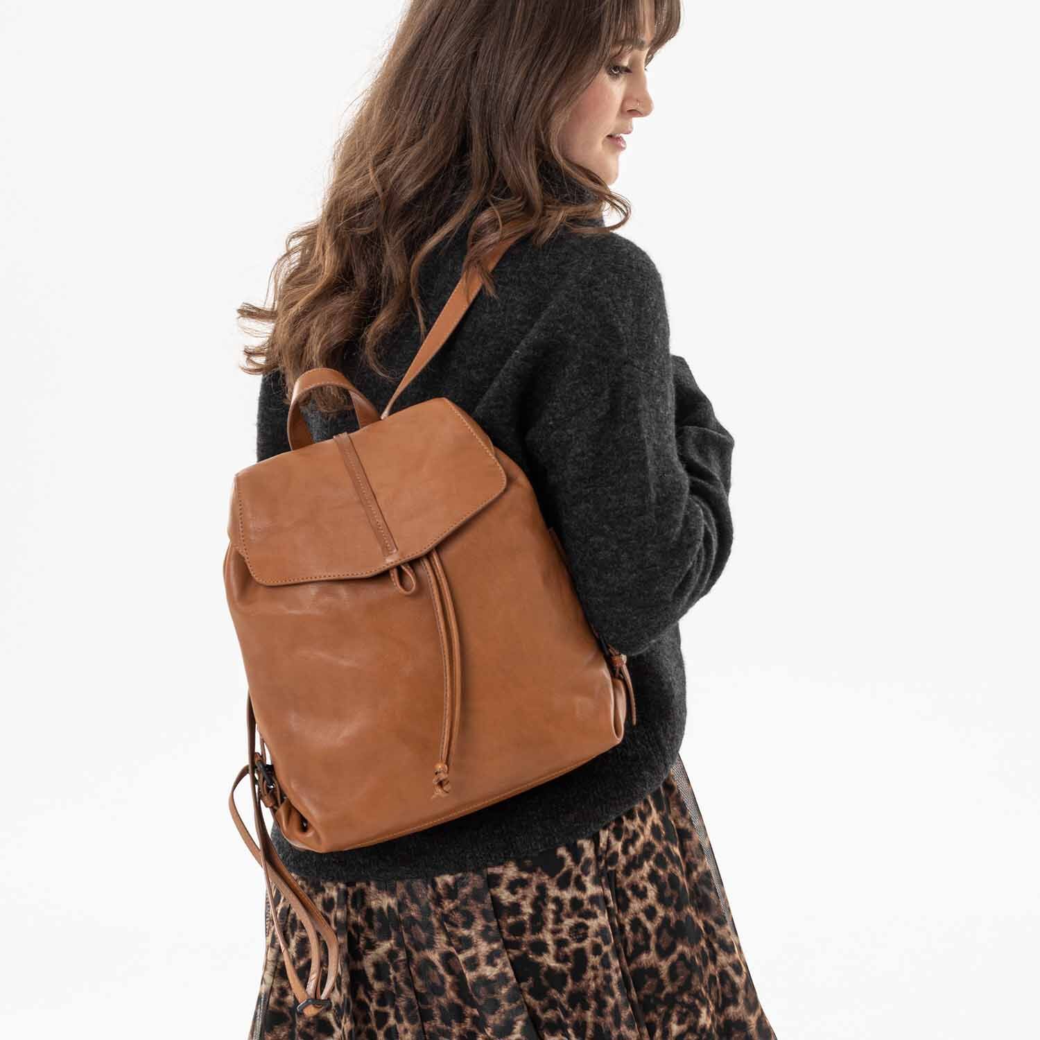 aunts & uncles Grandma's Luxury Club Mrs. Onion Tart Rucksack buckthorn