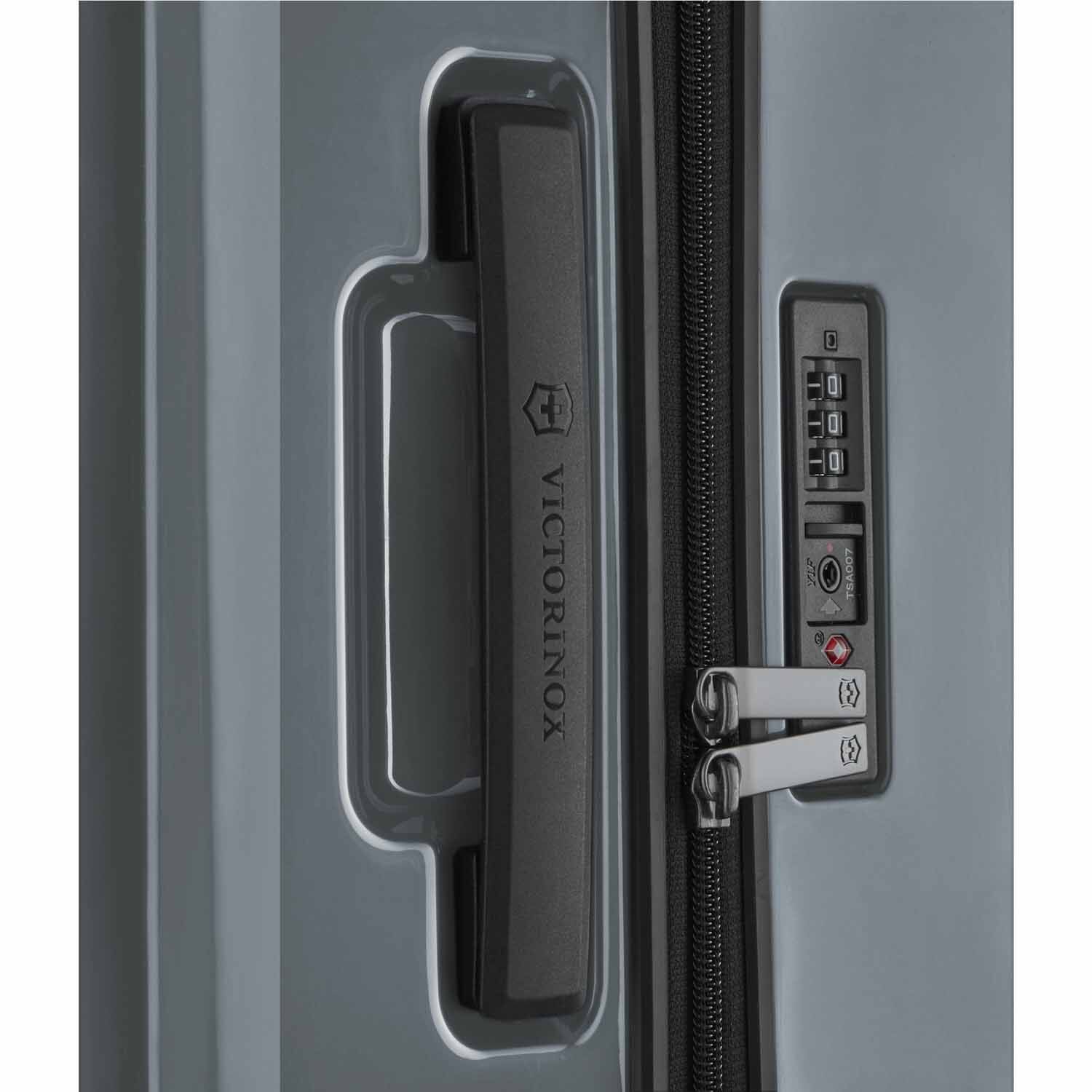 Victorinox Airox Medium Hardside Case Silber