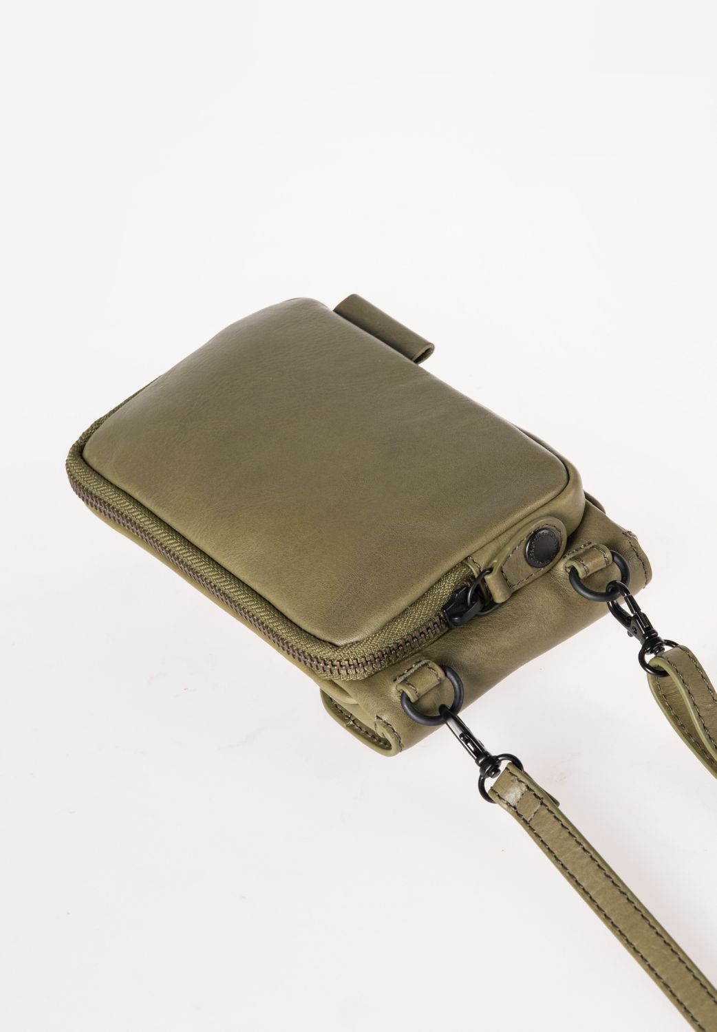 aunts & uncles Grandma's Luxury Club Mrs. Lemon Twist Phonebag olive branch