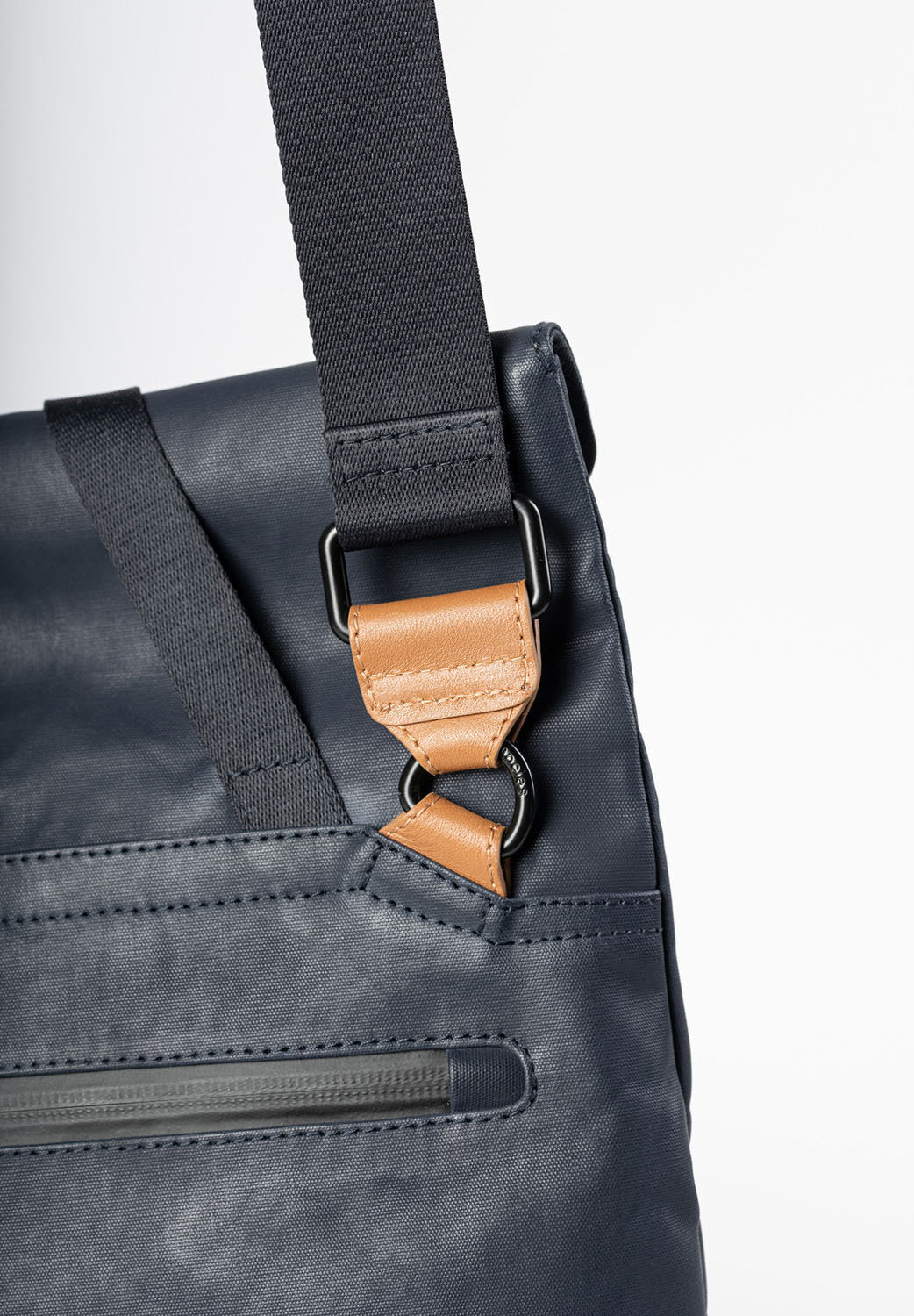 aunts & uncles Japan Yao Rolltop-Umhängetasche night blue