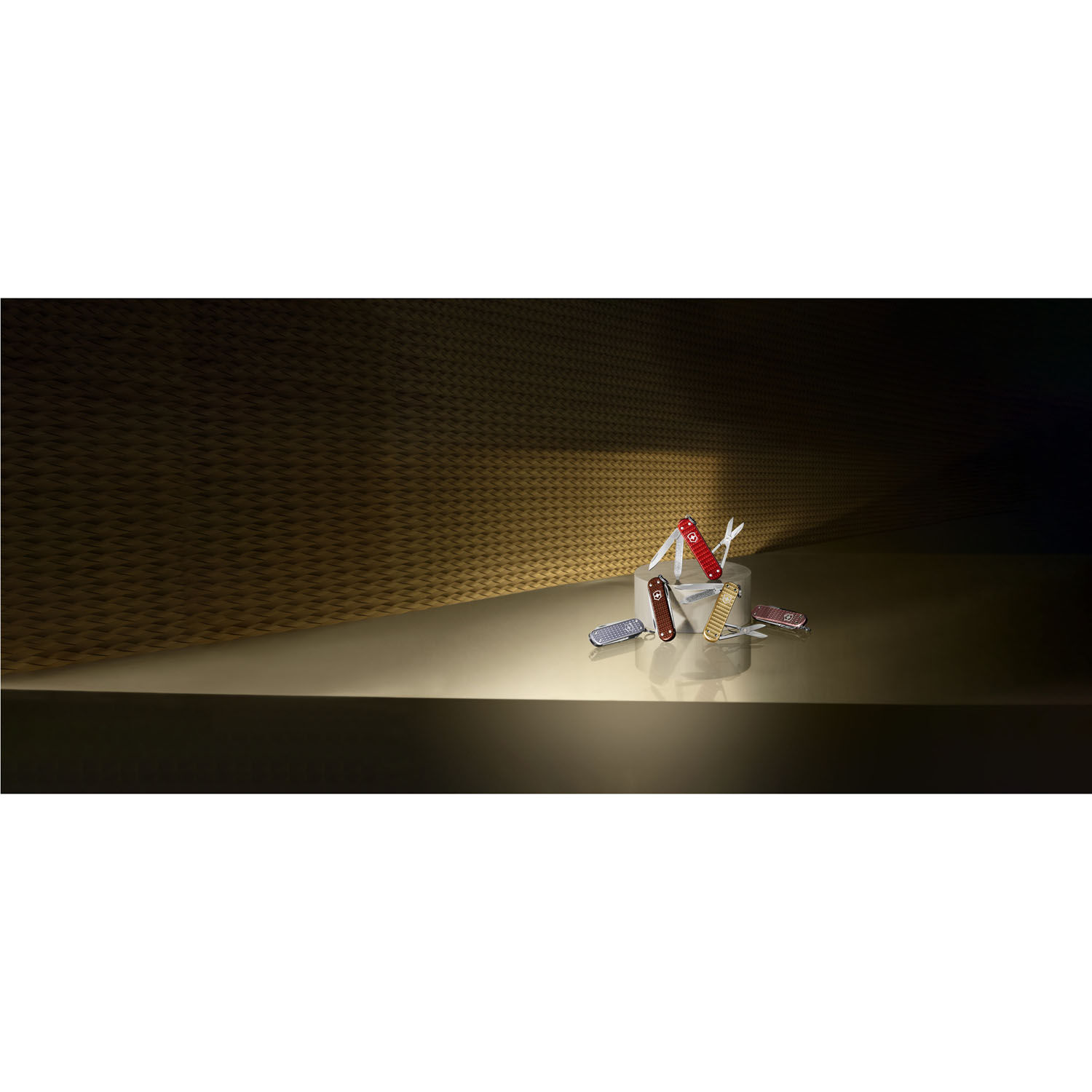 Victorinox Classic SD Precious Alox Kollektion, kleines Taschenmesser Gentle Rose Victorinox Classic SD Precious Alox Kollektion, kleines Taschenmesser Gentle Rose