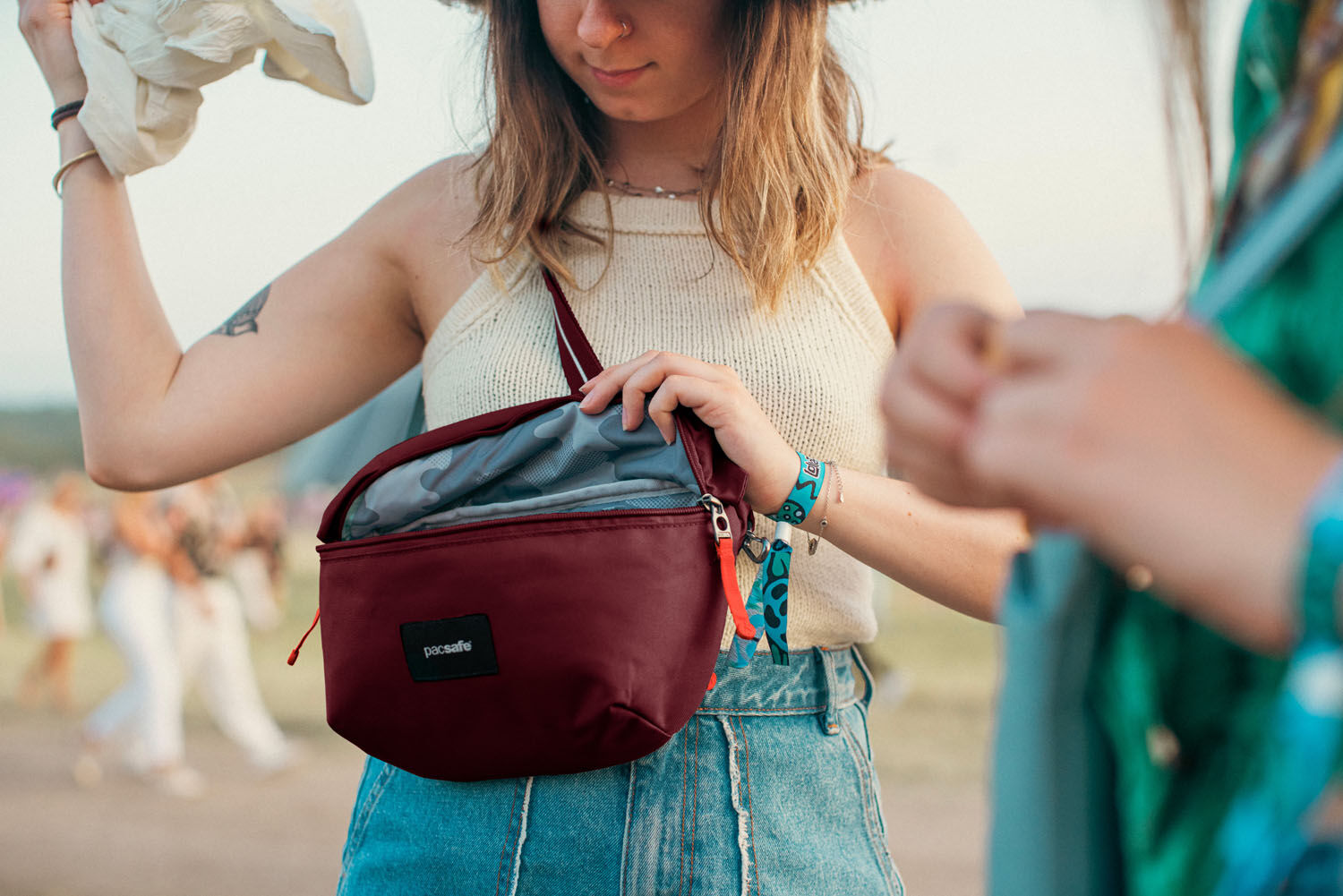 pacsafe GO Anti-Theft Sling Pack