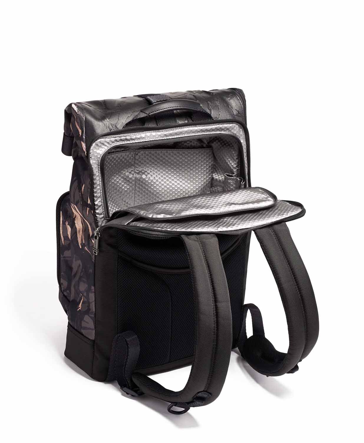 Tumi Alpha Bravo London Leder-Rucksack mit gerolltem Überschlag + GRATIS HOTELGUTSCHEIN