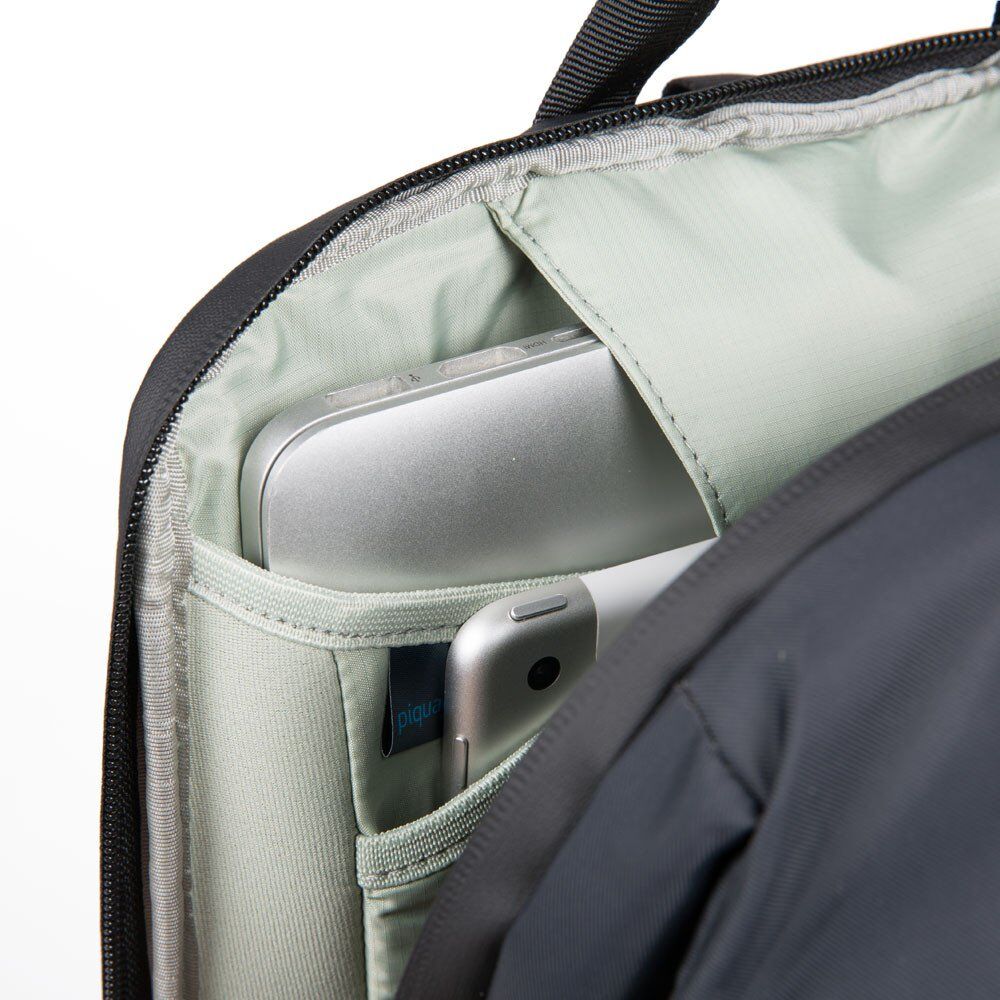 Piquadro PQ-Modular Laptoprucksack 15,6" aus rezykliertem antiviralen-Stoff und Diebstahlsicherung Rot Piquadro PQ-Modular Laptoprucksack 15,6" aus rezykliertem antiviralen-Stoff und Diebstahlsicherung Rot