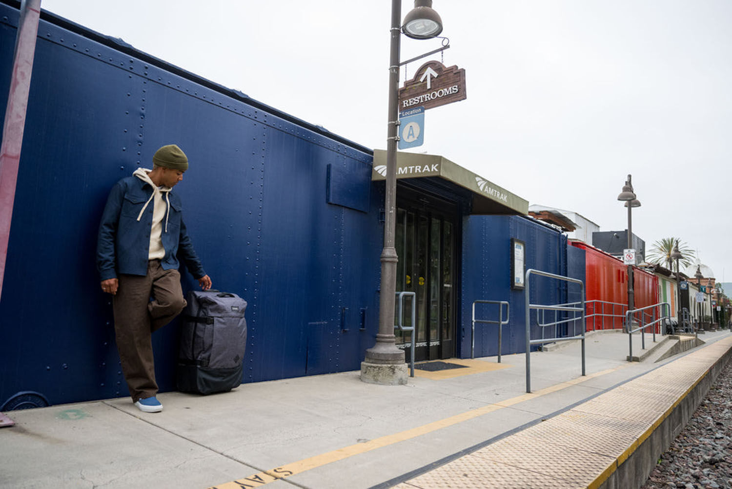 Dakine 365 Roller 100L Reisetasche mit 2 Rollen Black Tropidelic