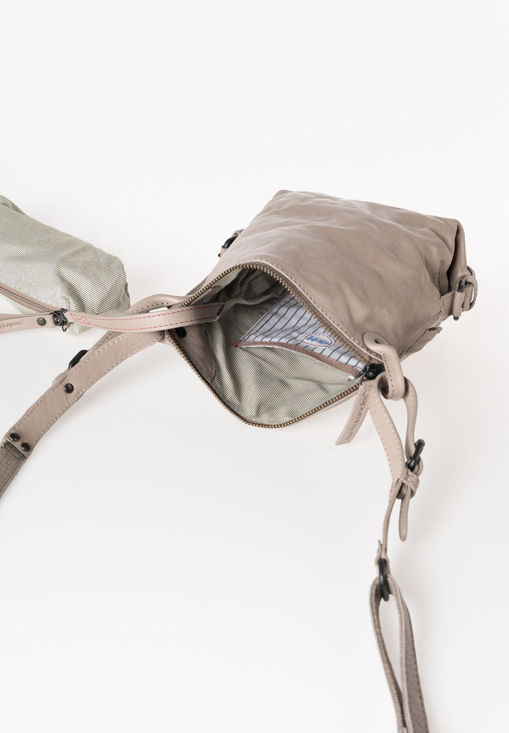 aunts & uncles Grandma's Luxury Club Mrs. Chocolate Cookie Umhängetasche cashmere