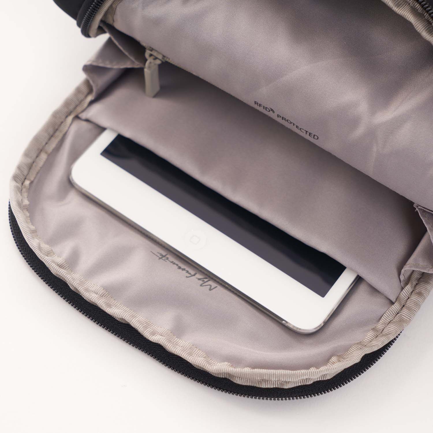 Hedgren Inner City VOGUE RFID-Rucksack klein Black Hedgren Inner City VOGUE RFID-Rucksack klein Black