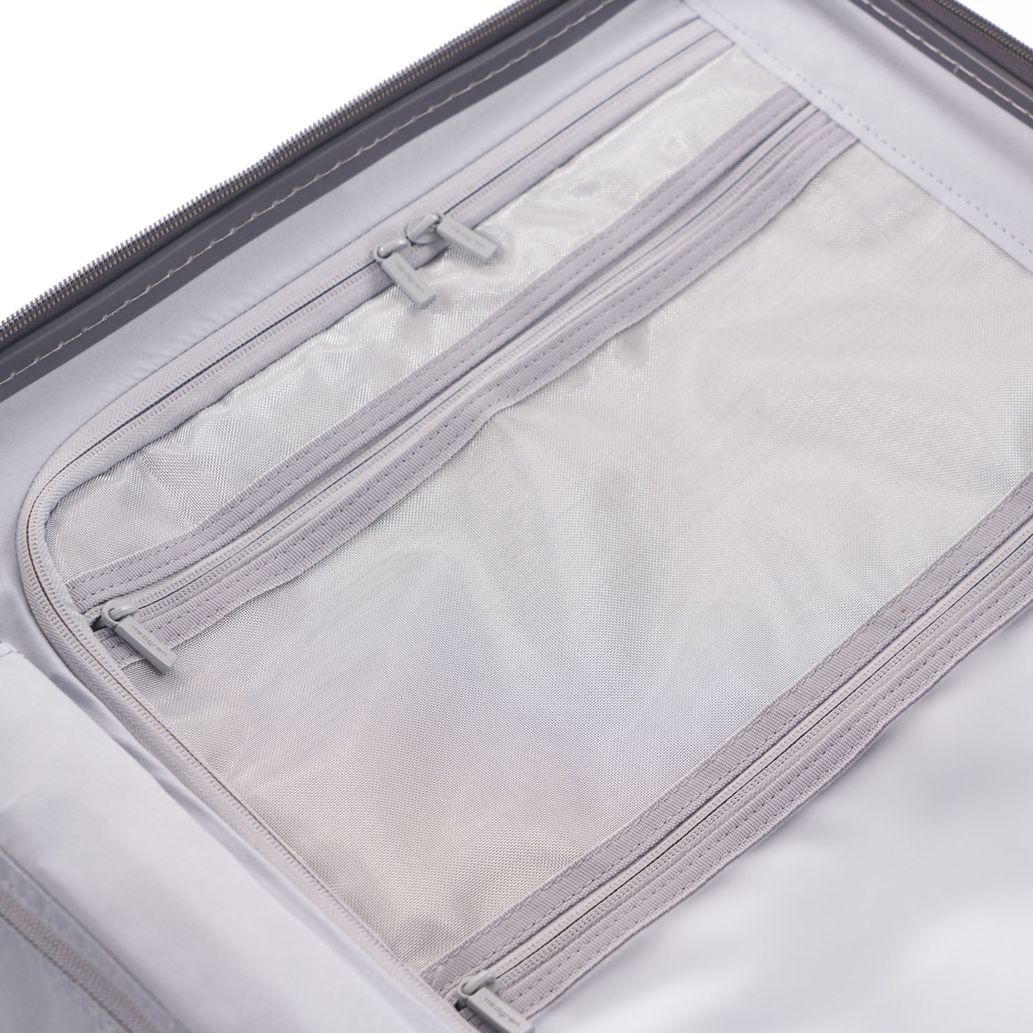 Hedgren Edge Carve XS Cabin Trolley, 4 Rollen, 55cm Charcoal Hedgren Edge Carve XS Cabin Trolley, 4 Rollen, 55cm Charcoal