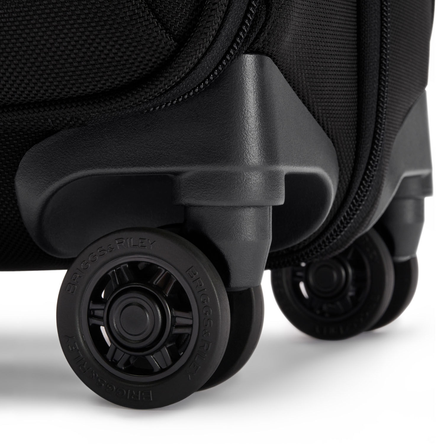 Briggs & Riley Business 2.0 Large Spinner Brief 4 Wheels Black Briggs & Riley Business 2.0 Large Spinner Brief 4 Wheels Black