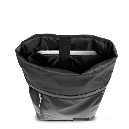 Eastpak UP Roll Rucksack mit Roll-Öffnung an der Oberseite Tarp Black