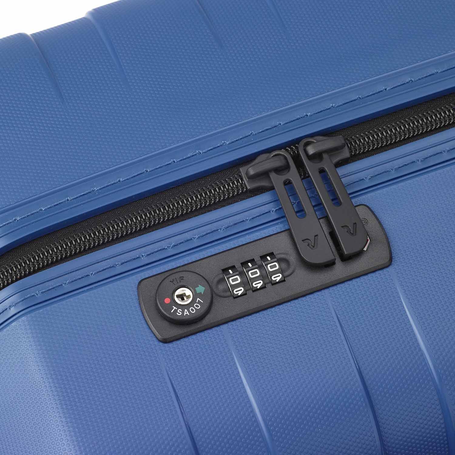Roncato Box Sport 2.0 Carry-On Spinner 55cm Navy Roncato Box Sport 2.0 Carry-On Spinner 55cm Navy