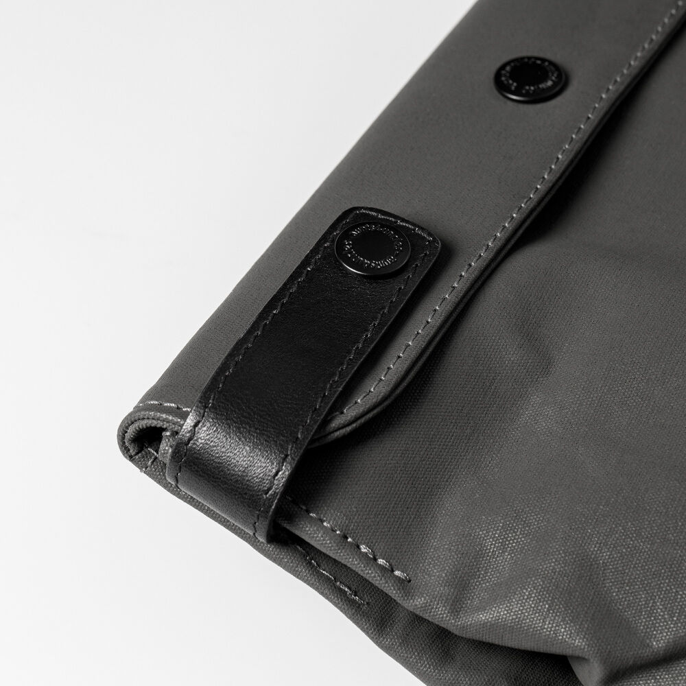 aunts & uncles Japan Yokohama Rolltop Rucksack mit 13" Notebookfach volcanic ash