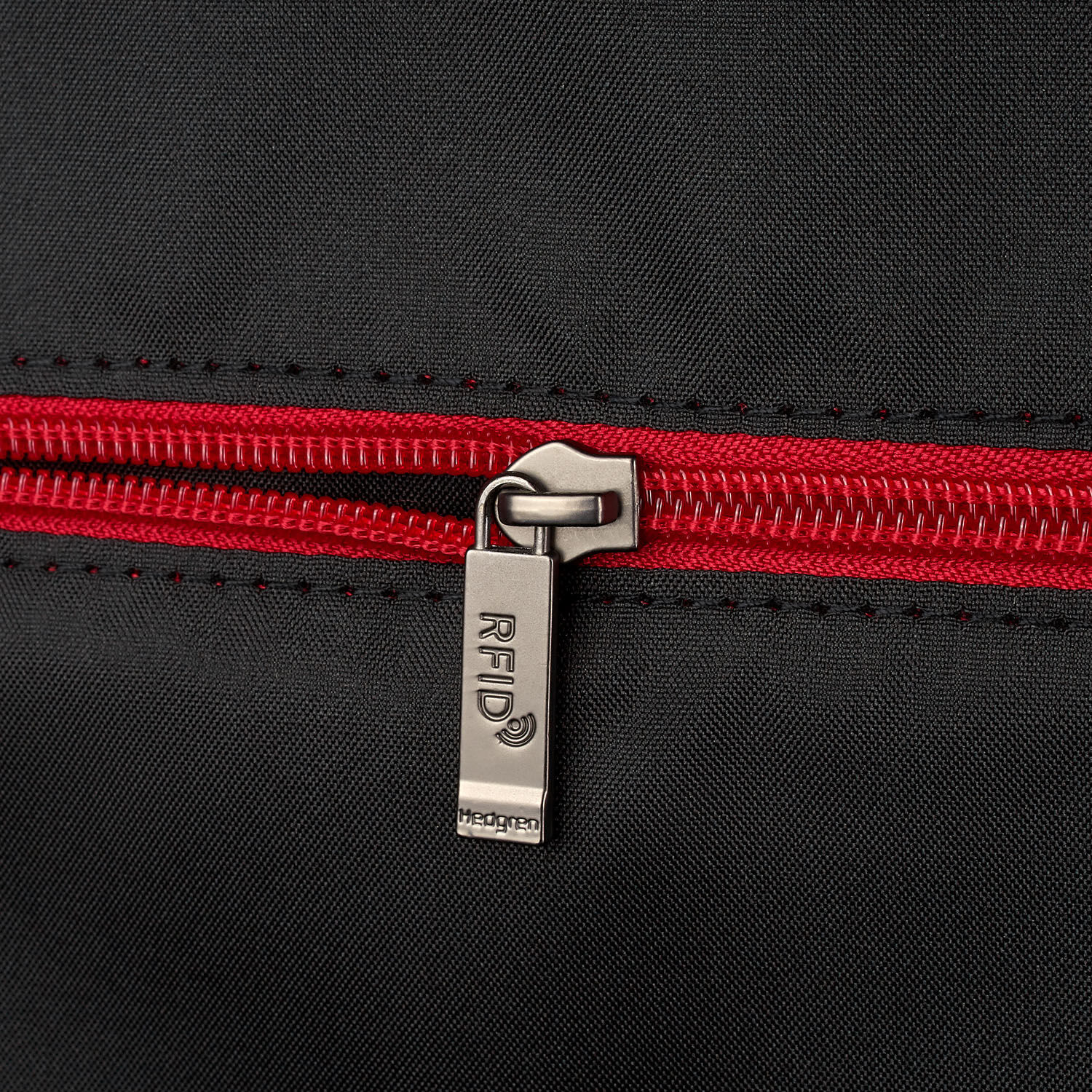 Hedgren Great American Heritage CANYON Square Backpack RFID 15,6" Salsa Red