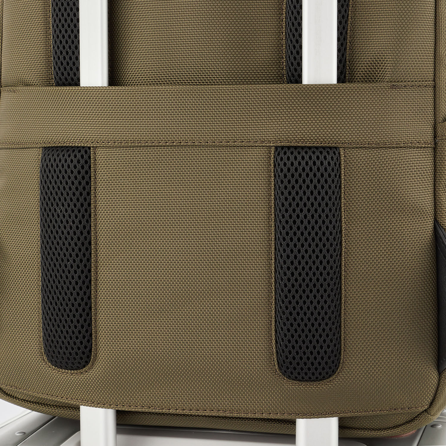 Piquadro Brief 2 Laptoprucksack aus rezykliertem Stoff für 14" Notebook Militärgrün