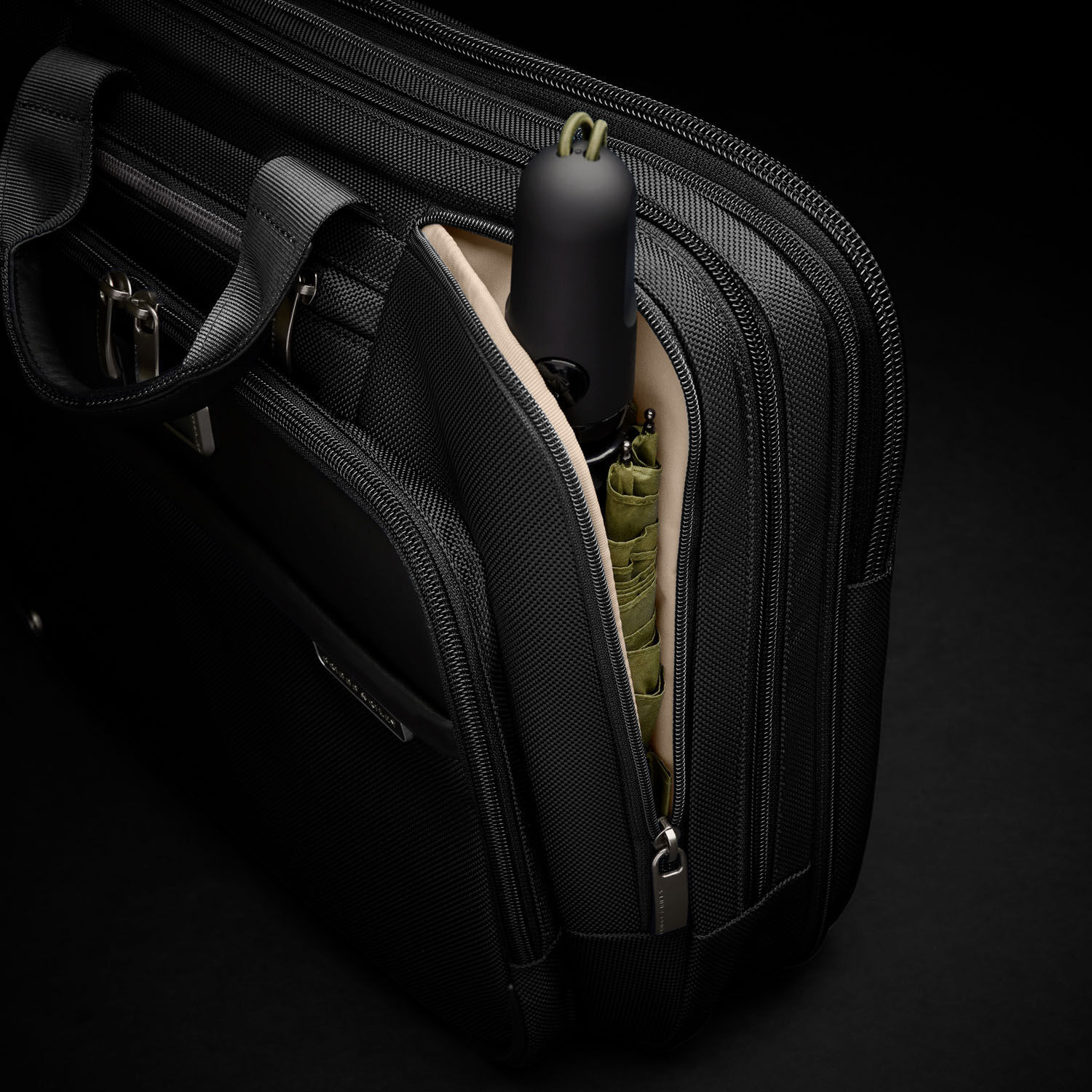 Briggs & Riley Business 2.0 Medium Expandable Brief Black