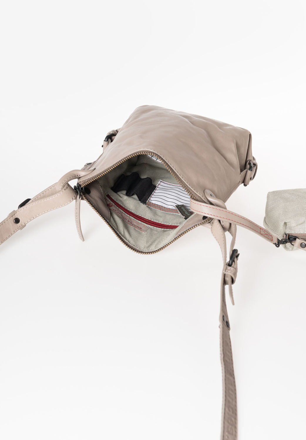 aunts & uncles Grandma's Luxury Club Mrs. Chocolate Cookie Umhängetasche cashmere