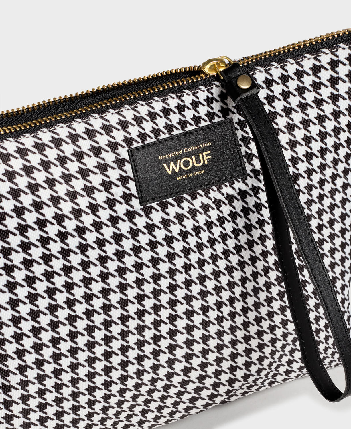 Wouf Daily Collection XL Pouch Bag Celine Wouf Daily Collection XL Pouch Bag Celine