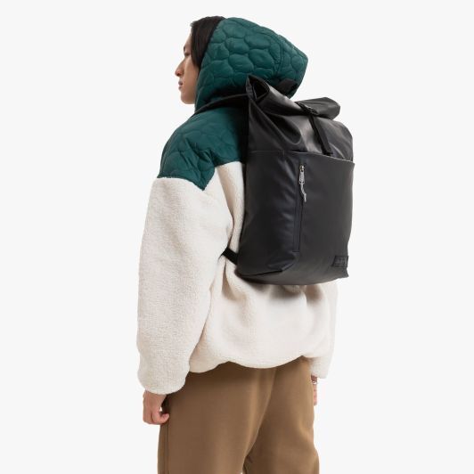 Eastpak UP Roll Rucksack mit Roll-Öffnung an der Oberseite Tarp Black