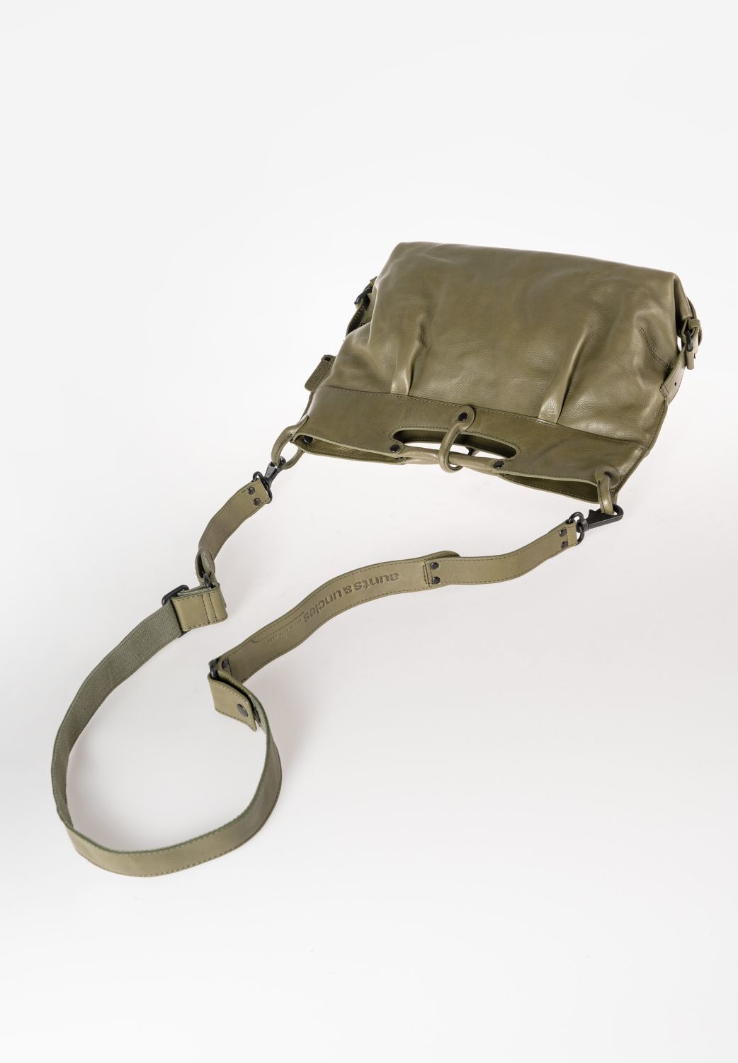 aunts & uncles Grandma's Luxury Club Mrs. Muffin Umhängetasche olive branch