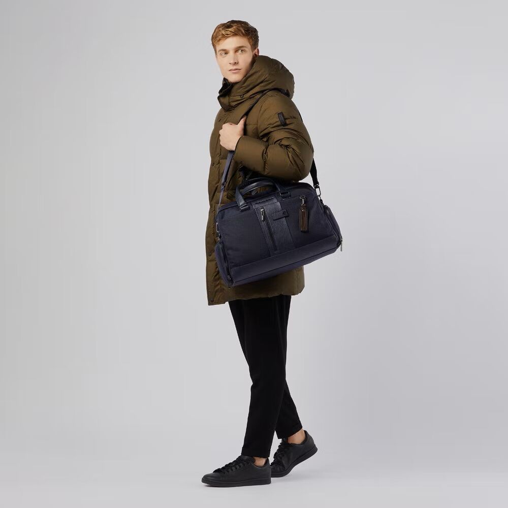 Piquadro Brief 2 Reisetasche aus rezykliertem Stoff