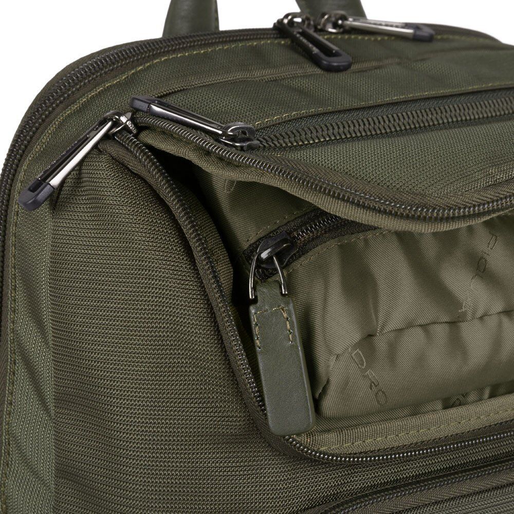 Piquadro Macbeth Laptoprucksack 14" aus Leder und mit recyceltem Stoff Olivgrün Piquadro Macbeth Laptoprucksack 14" aus Leder und mit recyceltem Stoff Olivgrün