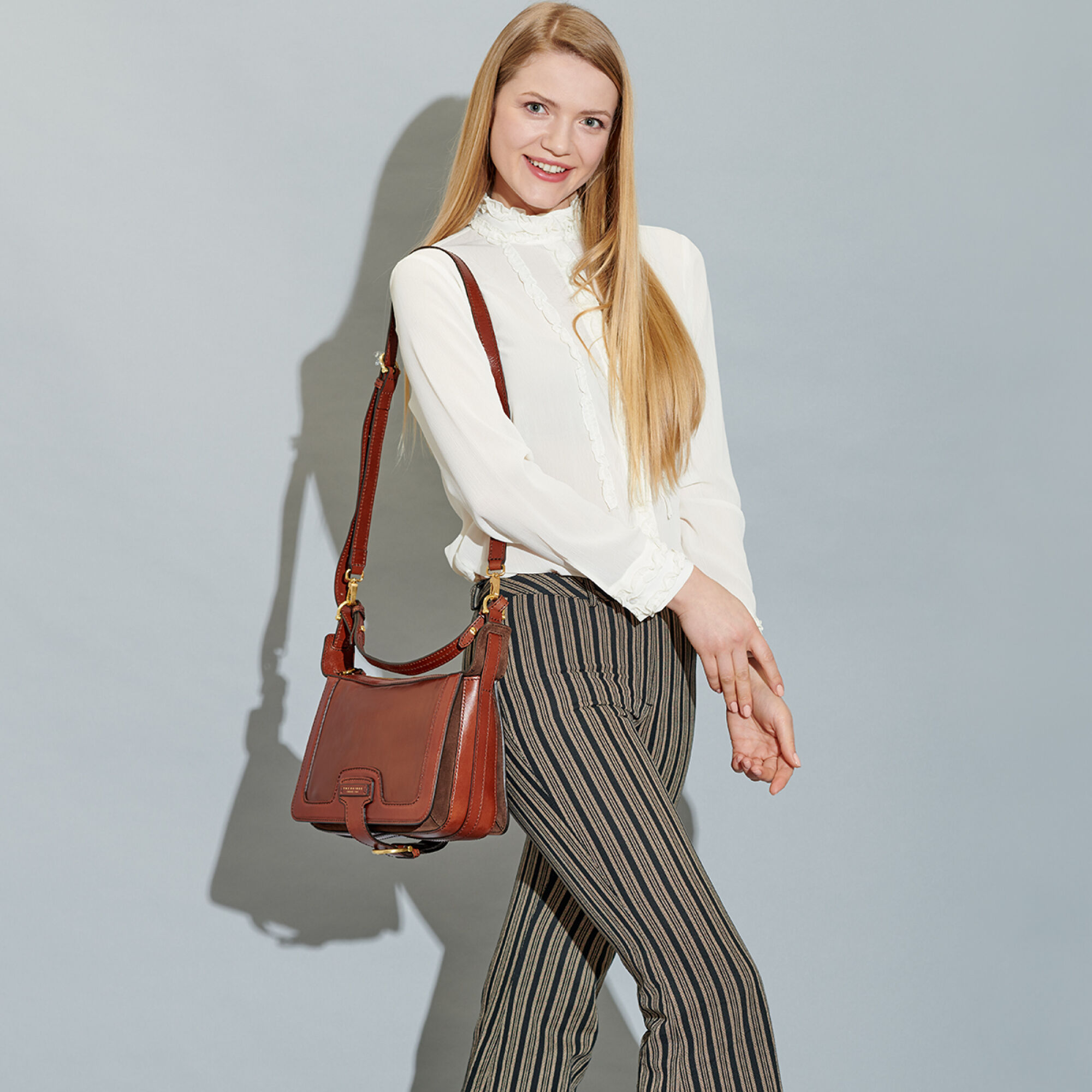 The Bridge Giglio Schultertasche Schwarz/Gold The Bridge Giglio Schultertasche Schwarz/Gold