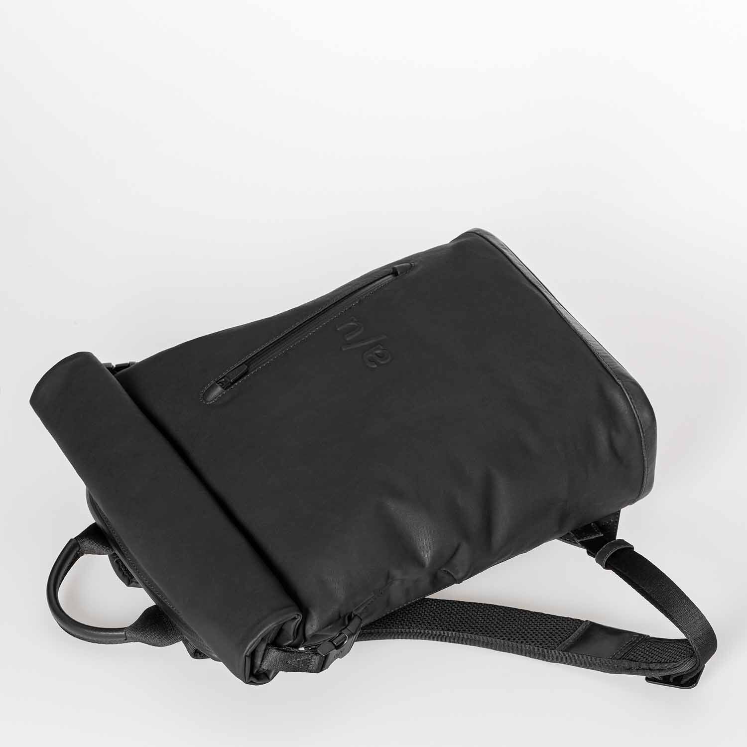 aunts & uncles Japan Tokio Rolltop Rucksack mit 13" Notebookfach black