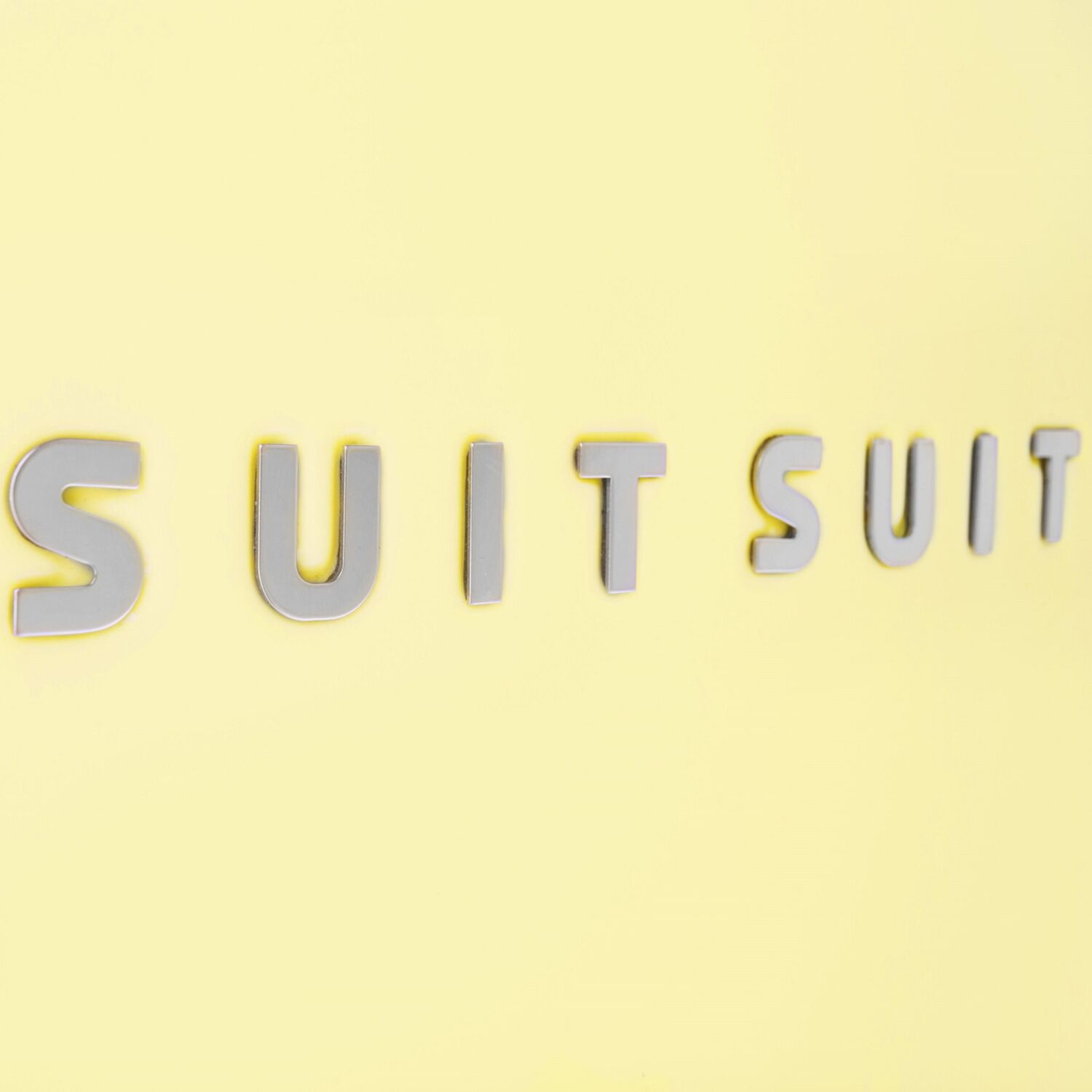 SuitSuit Fabulous Fifties Trolley 55 cm 4-Rollen-Trolley + Gratis Kulturtasche SuitSuit Fabulous Fifties Trolley 55 cm 4-Rollen-Trolley + Gratis Kulturtasche