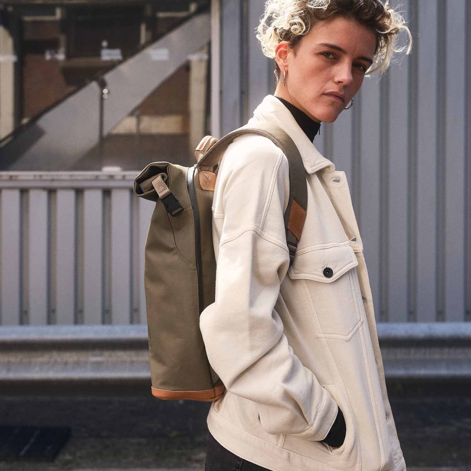 aunts & uncles Japan Fukui Rolltop Rucksack mit 15" Notebookfach fallen rock