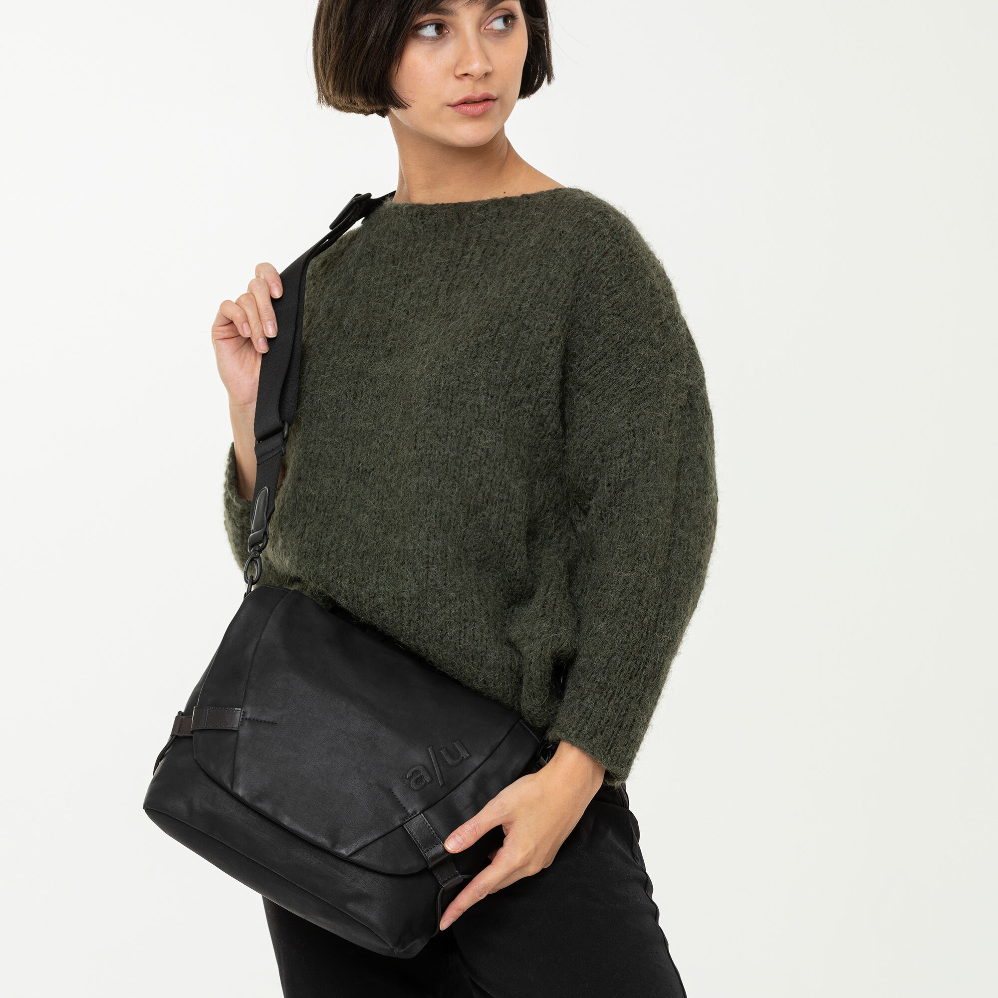 aunts & uncles Japan Sendai Umhängetasche black