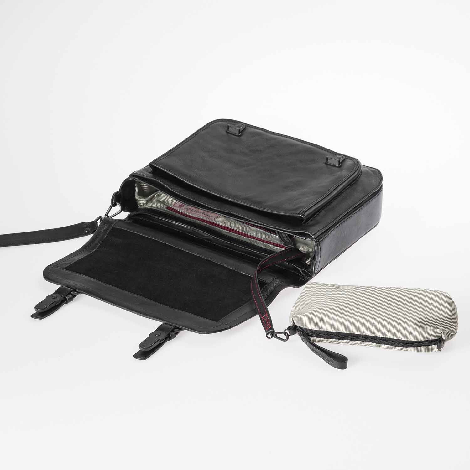 aunts & uncles Grandma's Luxury Club Mrs. Pistachio Pie Handtasche black smoke