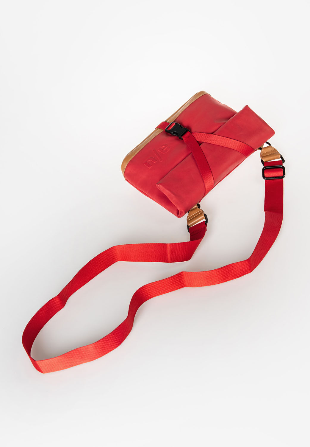 aunts & uncles Japan Yao Rolltop-Umhängetasche goji berry aunts & uncles Japan Yao Rolltop-Umhängetasche goji berry