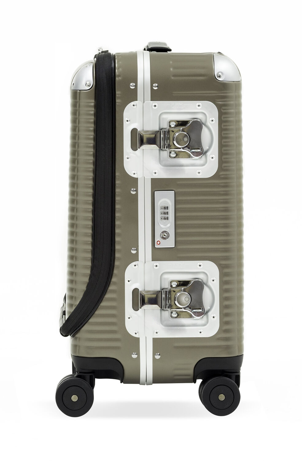 FPM Bank Light Spinner 53 front pocket Matt Almond