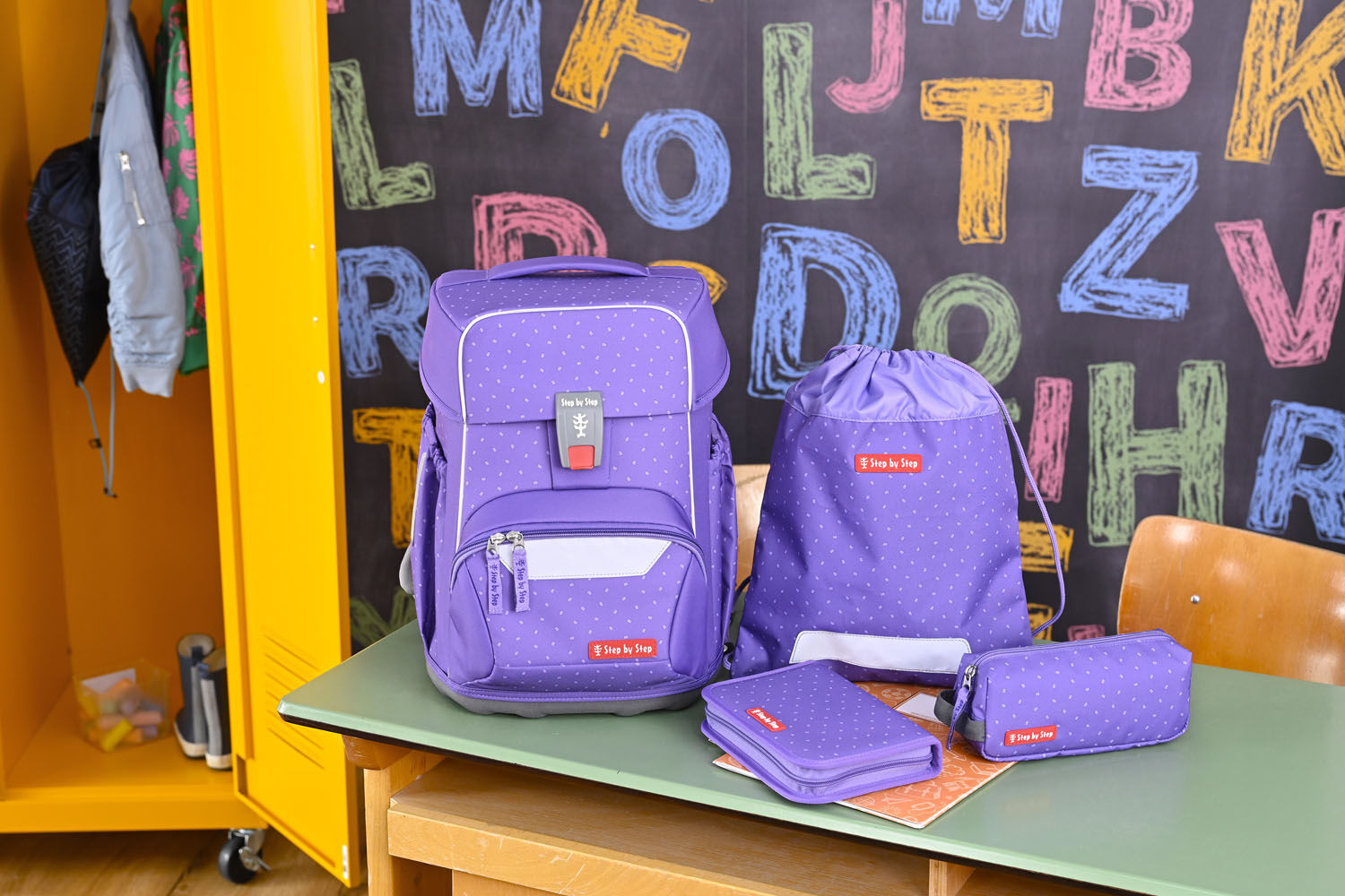 Step by Step BASIS Schulranzen 4-teiliges Set Purple Konfetti Step by Step BASIS Schulranzen 4-teiliges Set Purple Konfetti