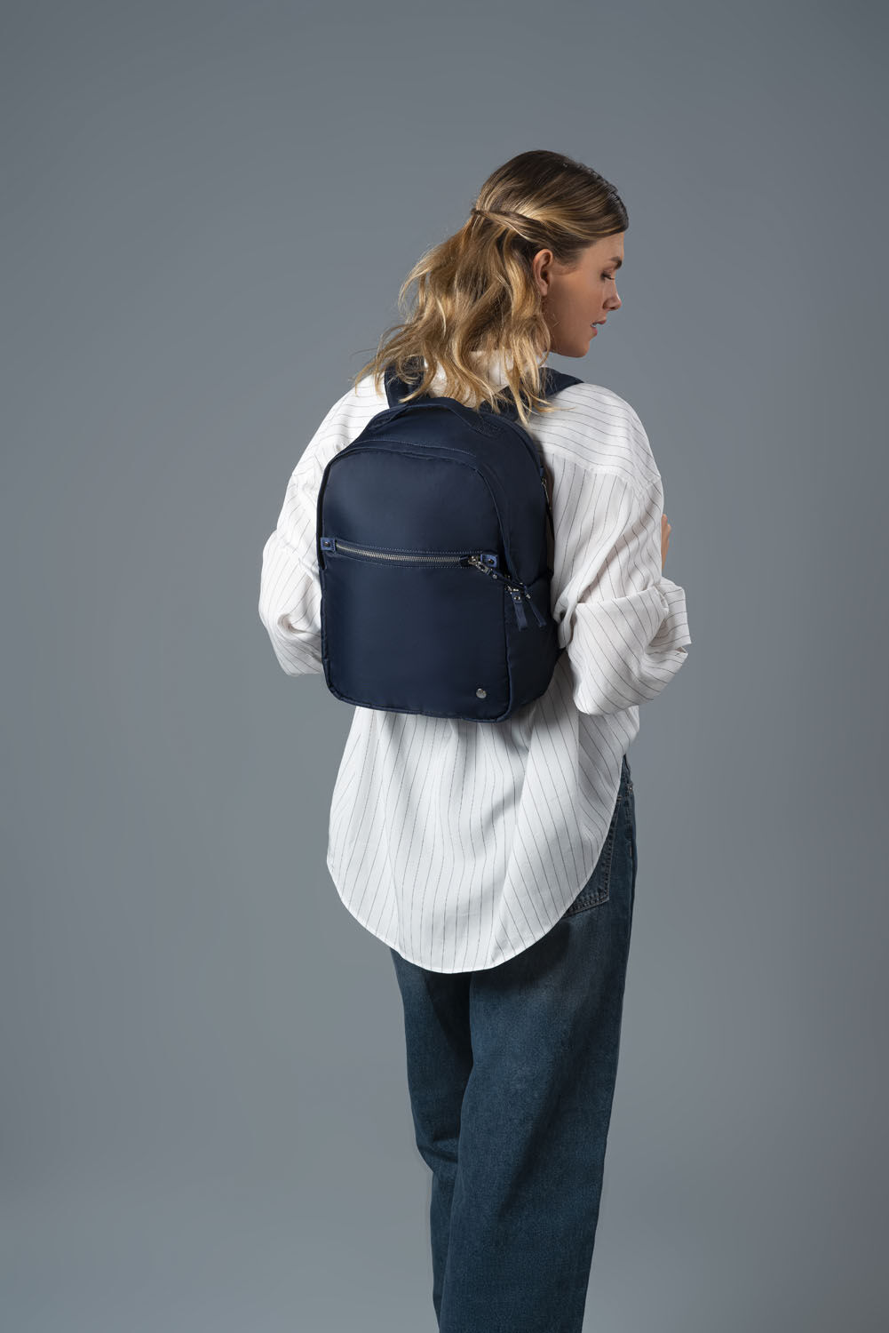 pacsafe W 10L Anti Theft Backpack Navy