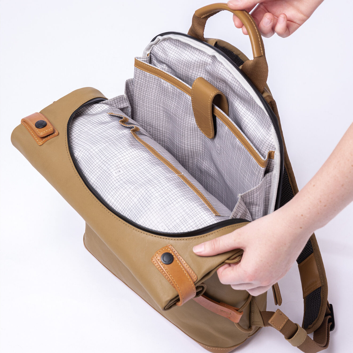 aunts & uncles Japan Yokohama Rolltop Rucksack mit 13" Notebookfach cosmic void