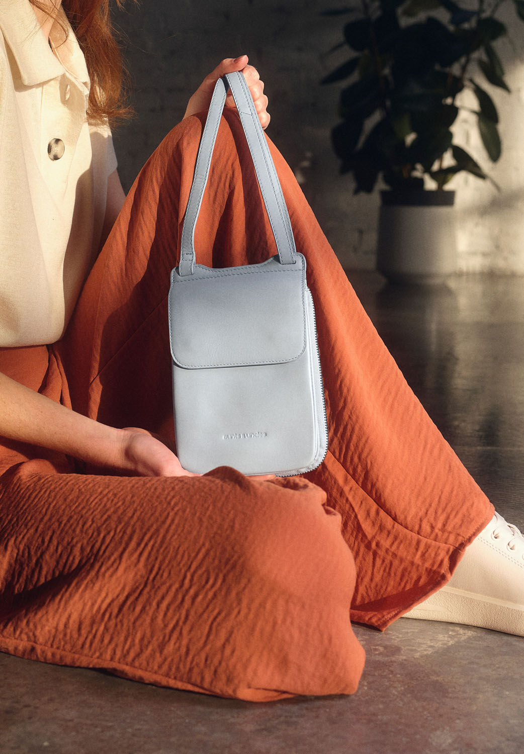 aunts & uncles Jamie´s Orchard TULIP Phone bag quarry aunts & uncles Jamie´s Orchard TULIP Phone bag quarry