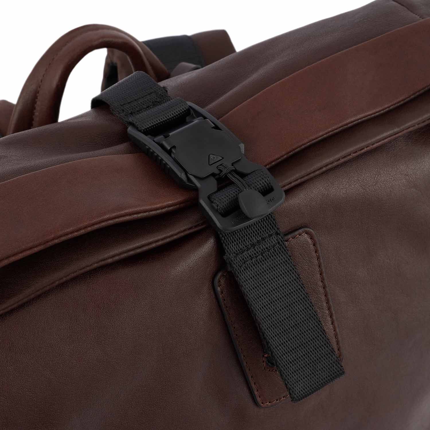 Piquadro Harper Roll Top Laptoprucksack 15,6" mit Regenschutz dark brown Piquadro Harper Roll Top Laptoprucksack 15,6" mit Regenschutz dark brown