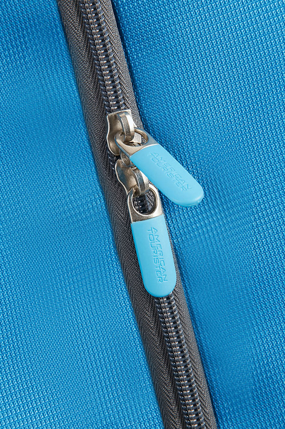 American Tourister Road Quest Trolley mit 4 Rollen 55cm Bluestar Print American Tourister Road Quest Trolley mit 4 Rollen 55cm Bluestar Print