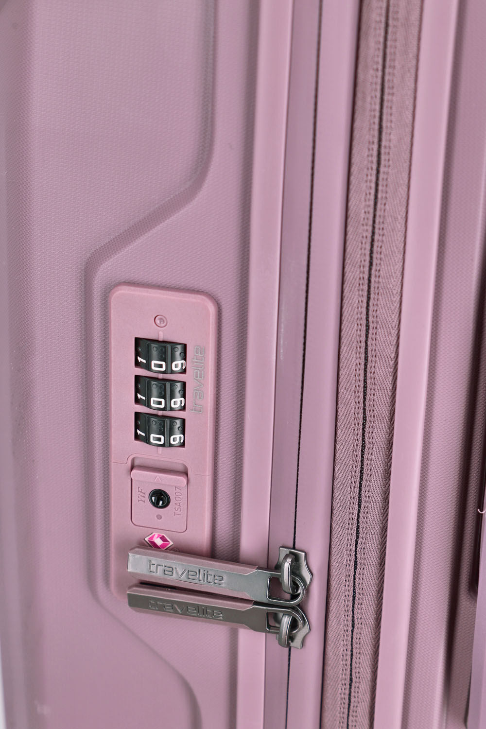 Travelite Elvaa Boardgepäck Trolley S, 4-Rollen Rosé