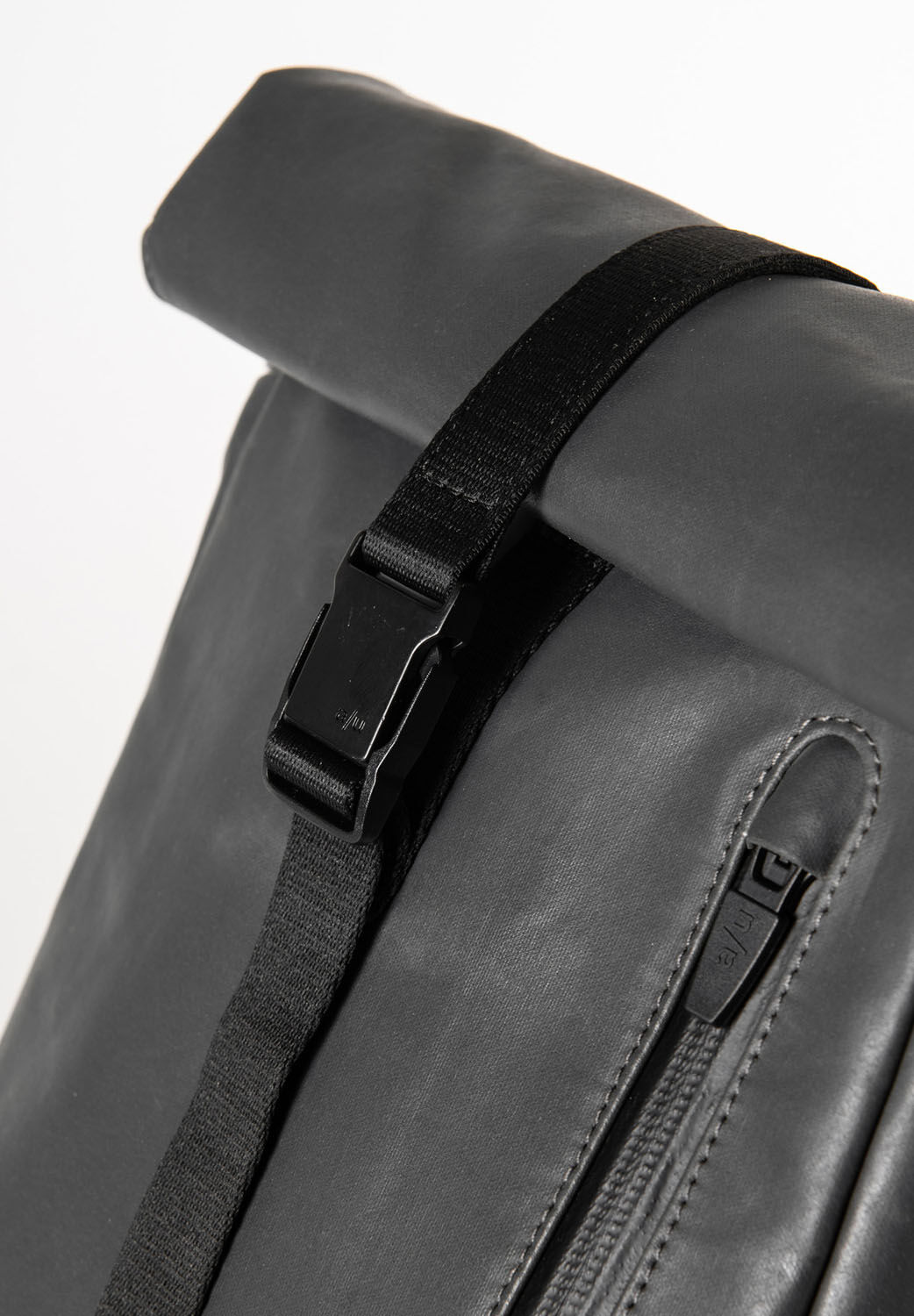 aunts & uncles Japan RE Kuji Rolltoptasche volcanic ash