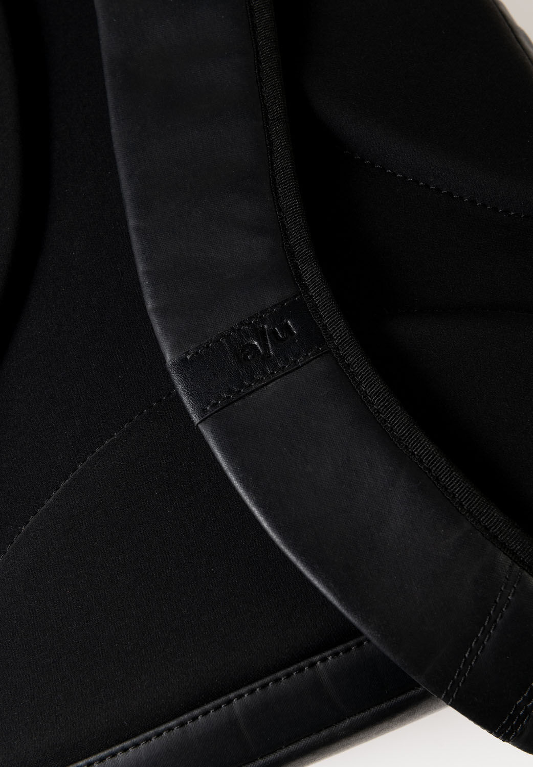 aunts & uncles Japan RE Kumotsu Rucksack mit 11" Notebookfach Black