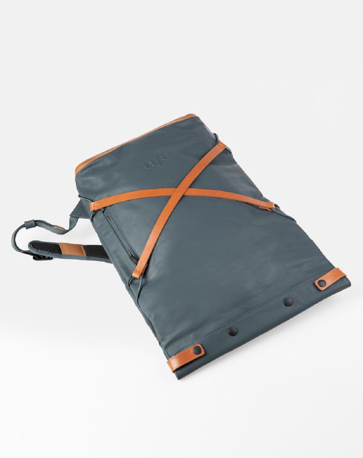 aunts & uncles Japan Osaka Rolltop Rucksack mit 15" Notebookfach cosmic void